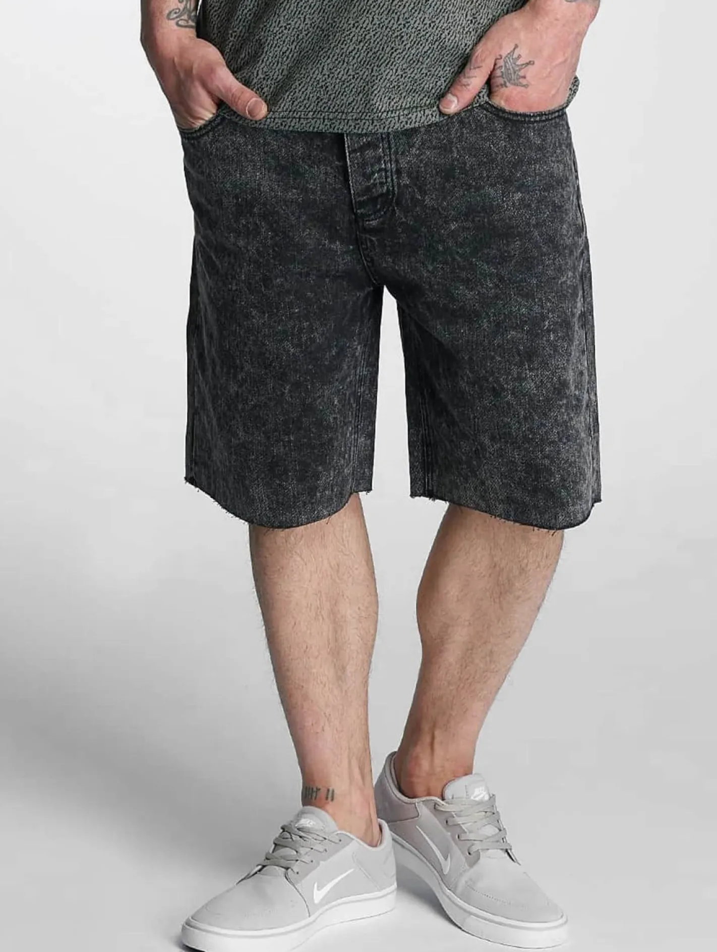 Shorts & Bermudas*CAYLER & SONS All DD Shorts Raw Edge Denim schwarz