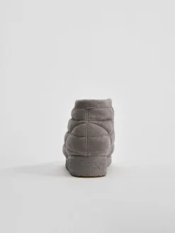 Boots & Stiefel*Clarks Originals Wallabee Stiefel grau