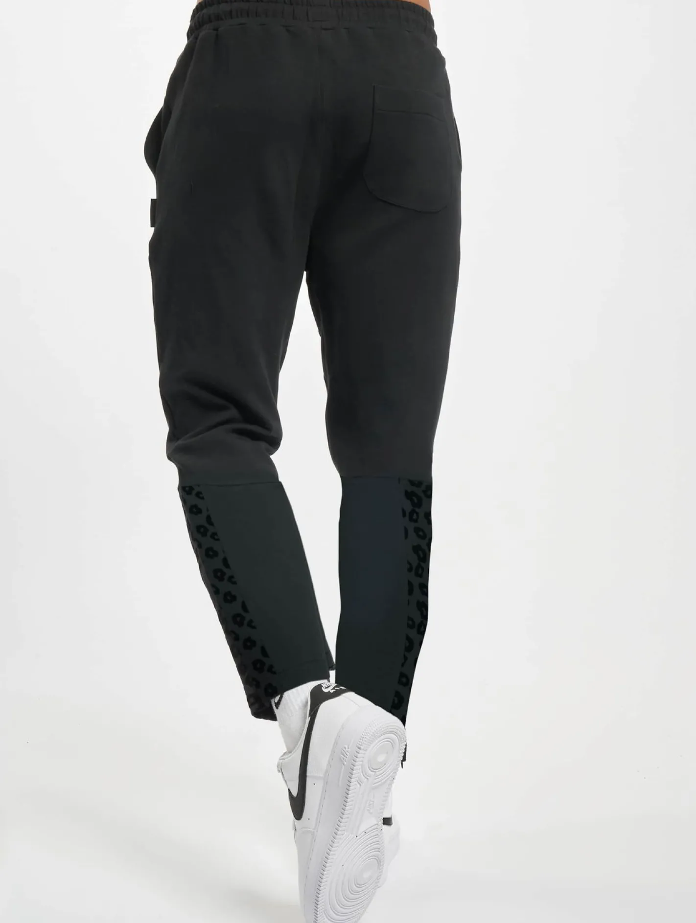 Jogginghosen & Fitnessmode|Jeans & Hosen*Gomorrha Du Maroc Leo Flockprint Sweatpant schwarz