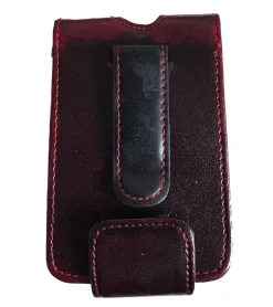 Rucksäcke & Taschen*BioworldMerch Iggy Pop MP3-Player-Hülle mit Klettverschluss iPod-Player 11x7x1,5 cm MP3-Schutz Fan-Zubehör Schwarz/Rot