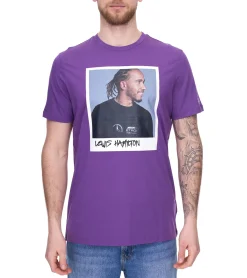 T-Shirts & Tank Tops*Mercedes-Benz AMG Petronas F1 MAPF1 Portrait Herren Baumwoll-Shirt mit Lewis Hamilton Print Rundhals-Shirt 701222295 001 Violett