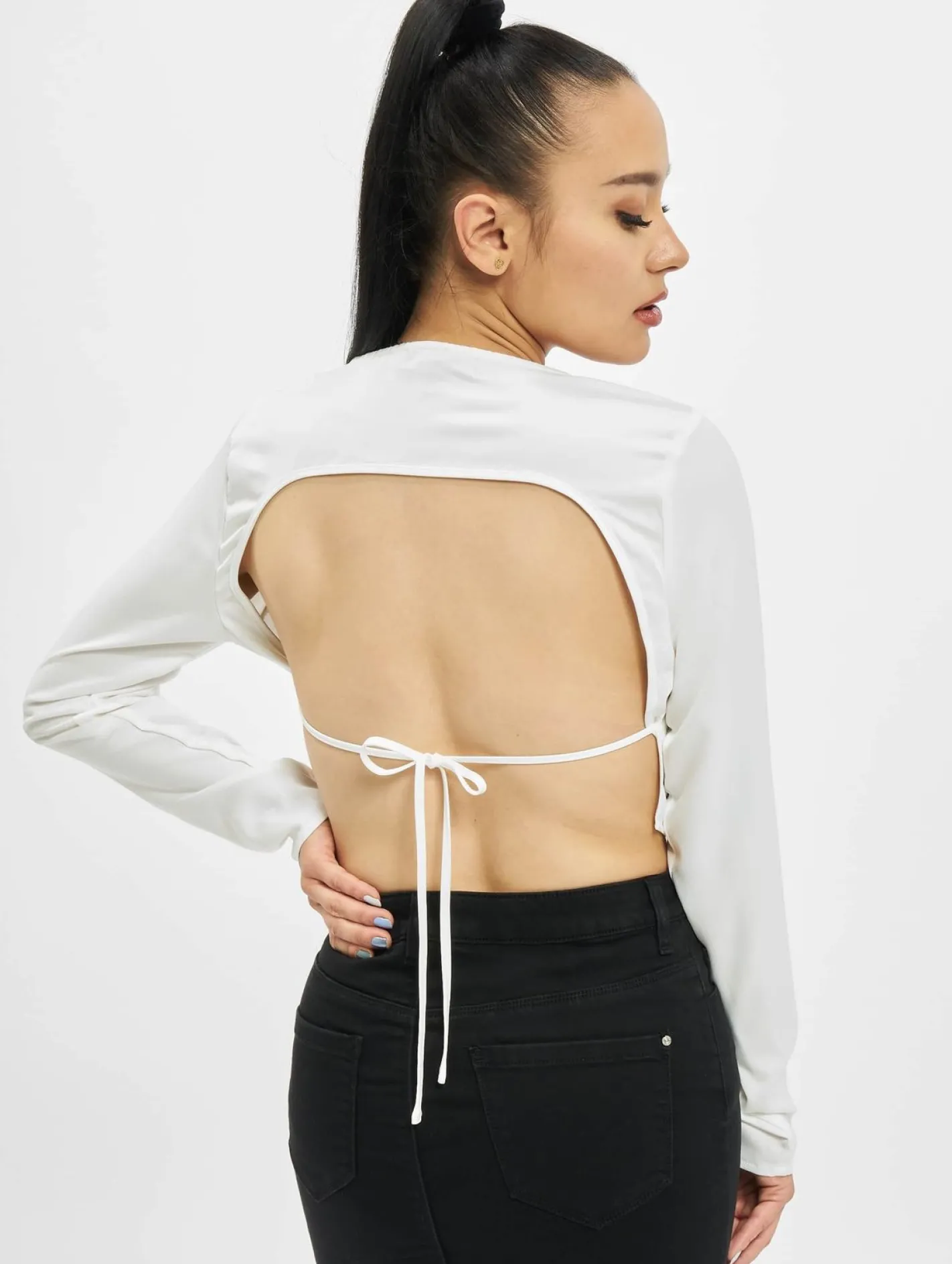 Sweater & Pullover*Missguided Crop-Longsleeve mit offenem Rücken in Weiß