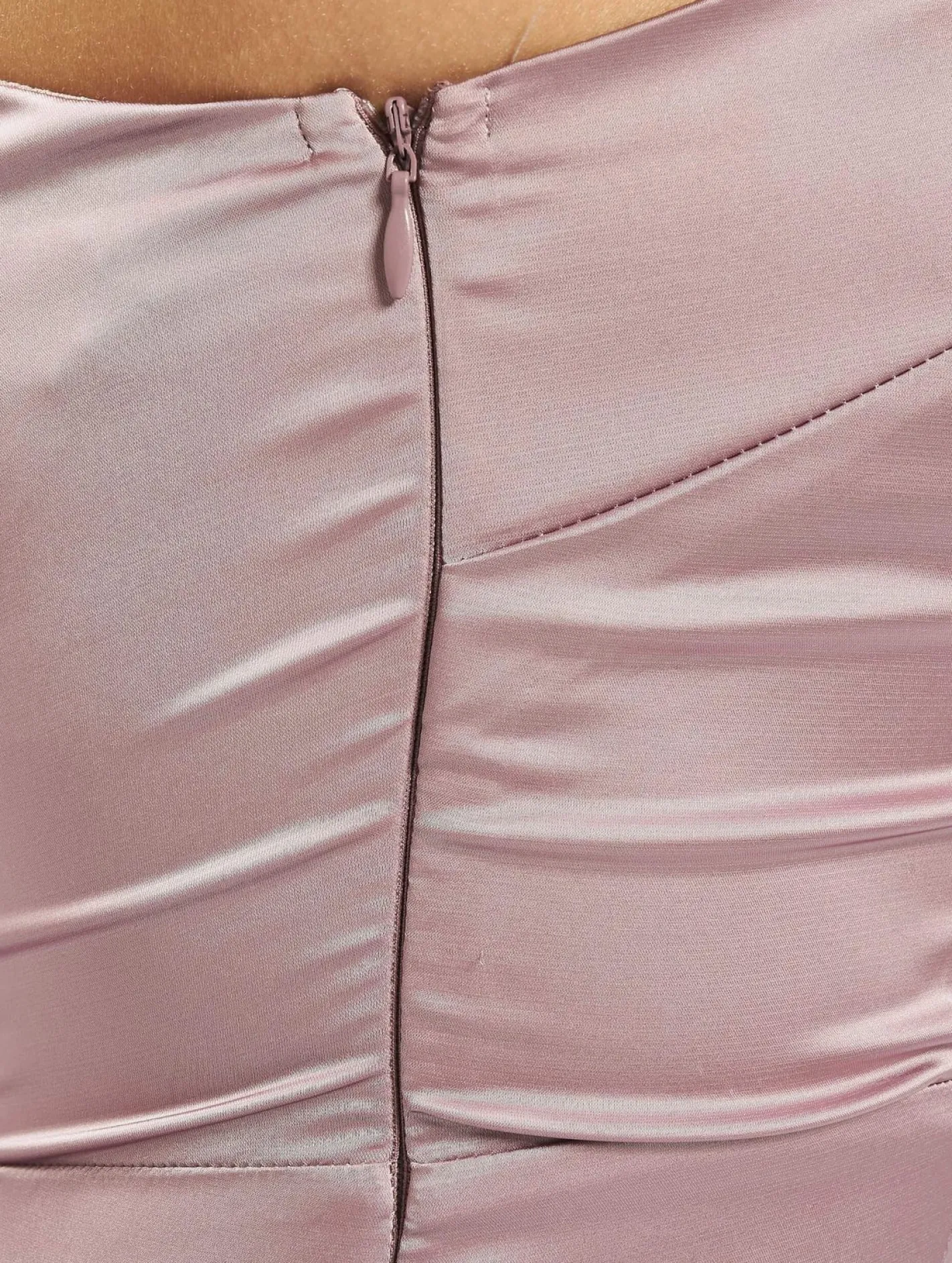 Kleider*Missguided Einärmliges Minikleid aus Stretch-Satin in Lila