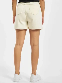Shorts & Bermudas*Missguided Kurze Shorts mit Knopfleiste in Weiß