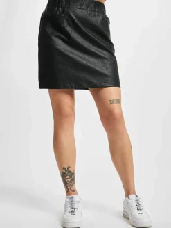 Röcke*NA-KD Kurzer PU-Rock schwarz