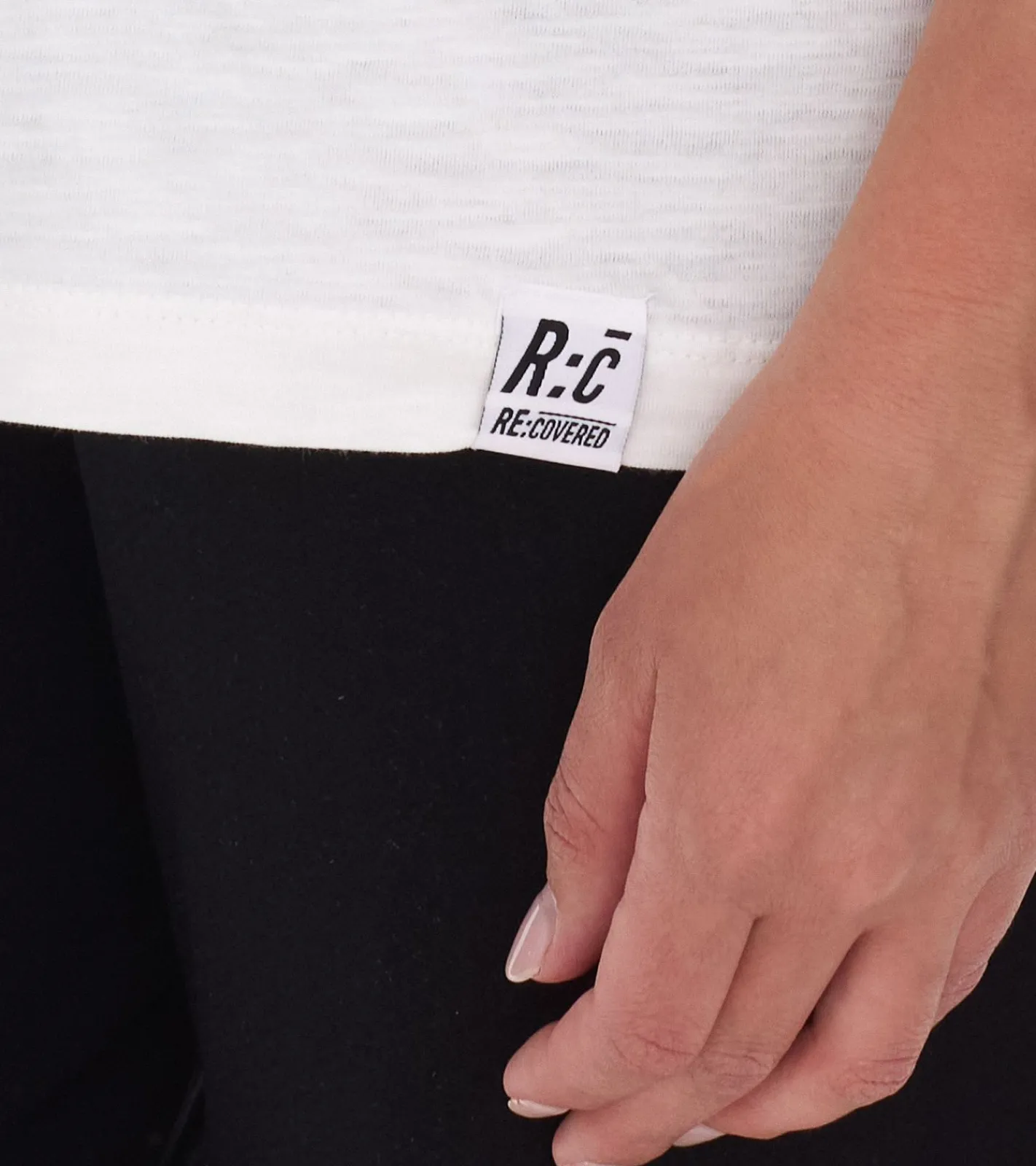 Tops & T-Shirts*RE:COVERED X Disney Damen T-Shirt mit Mickey Mouse Print Baumwoll-Shirt Rundhals-Shirt MMDIS2587 Wollweiß