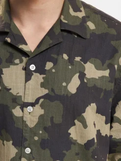 Jacken & Mäntel*REDEFINED REBEL Rodney Übergangsjacken in Army-Camouflage