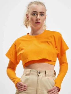 Tops & T-Shirts*The Couture Club  Crop-Top mit mehrlagigem Gothic-Print in Orange