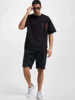 T-Shirts & Tank Tops*The Couture Club Locker geschnittenes T-Shirt mit Taschendetail in Schwarz