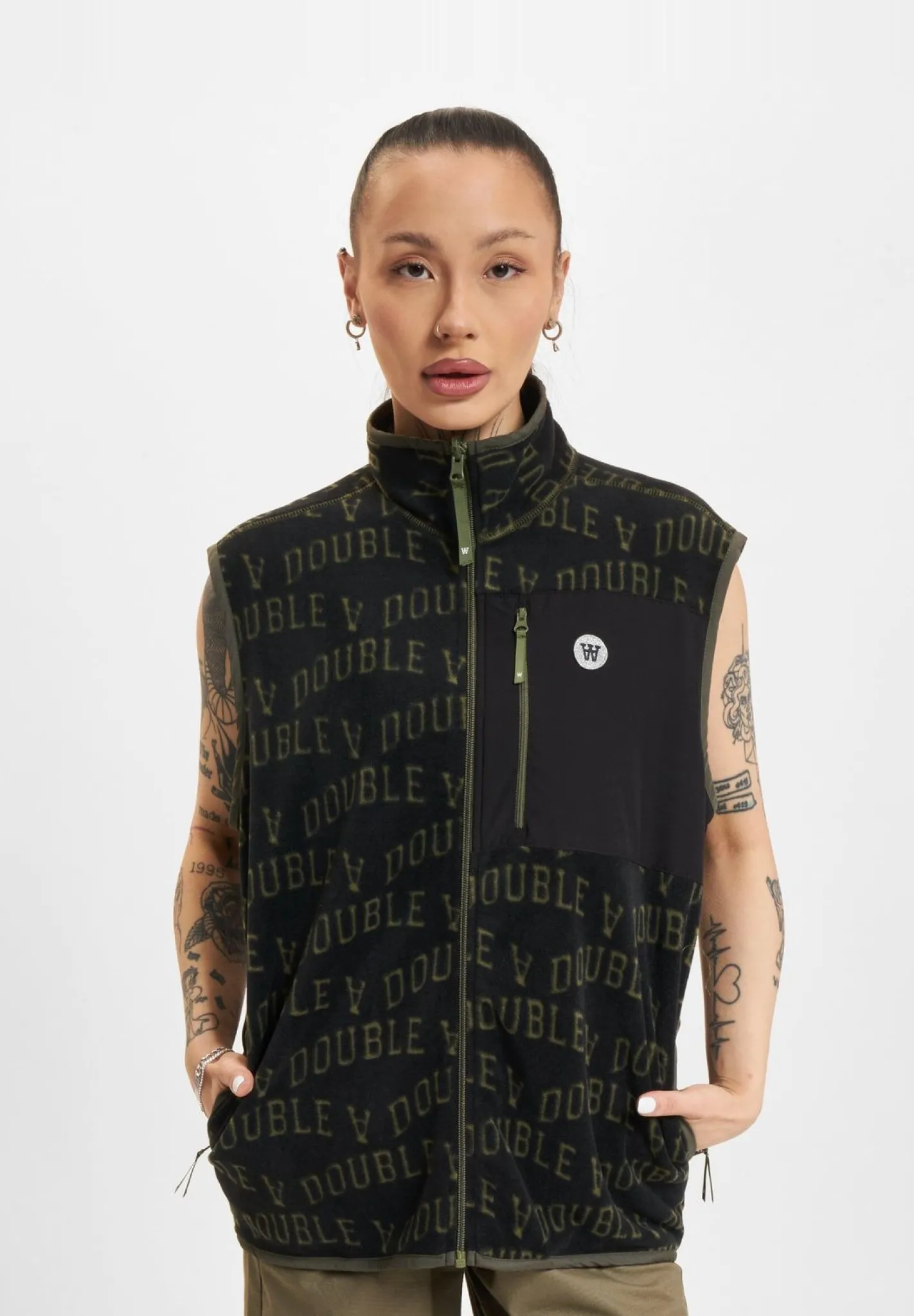 Mäntel & Jacken|Jacken & Mäntel*Wood Wood Dax Ivy Fleeceweste schwarz ivy aop